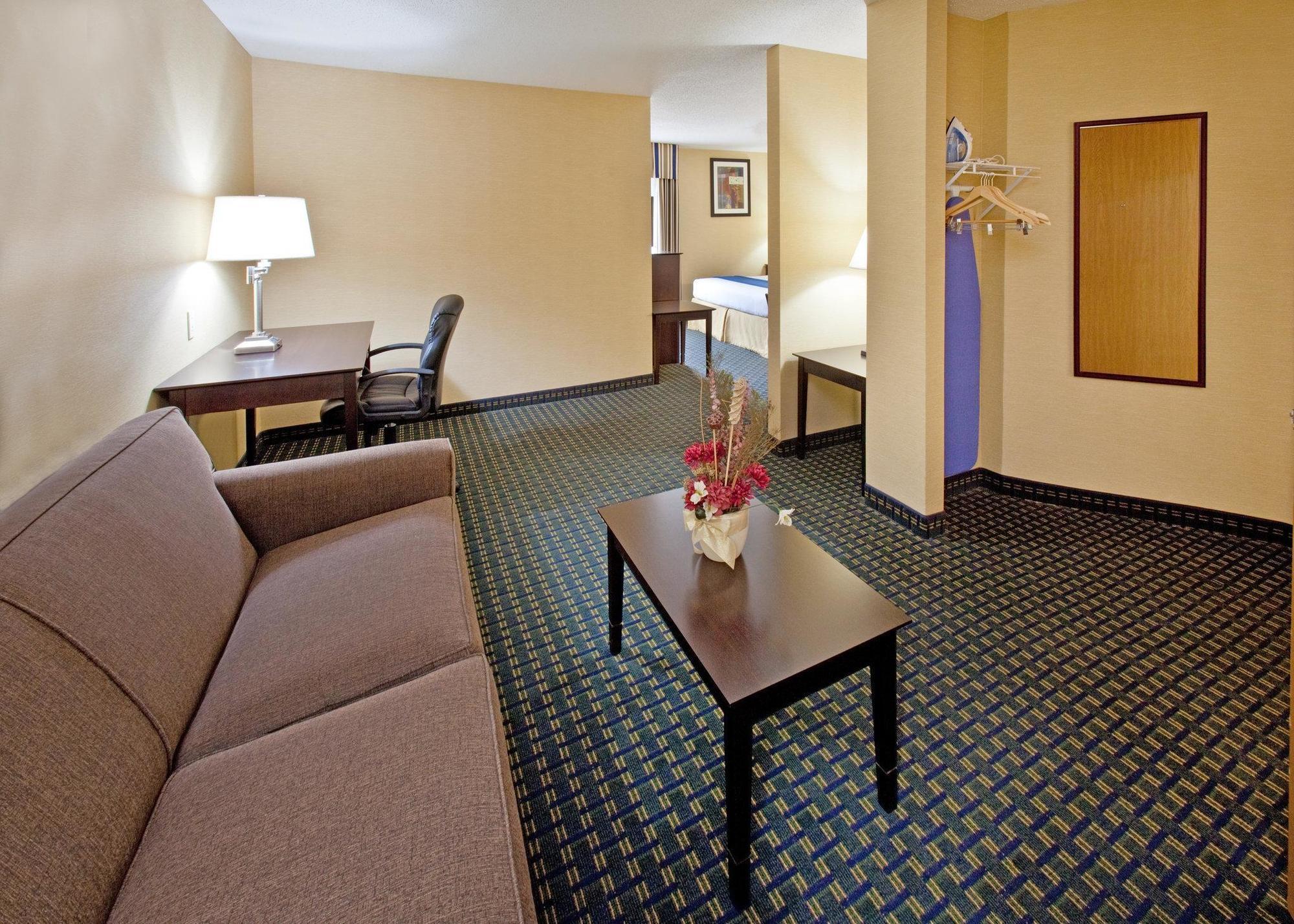 Country Inn & Suites By Radisson Benton Harbor-St Joseph Mi Экстерьер фото