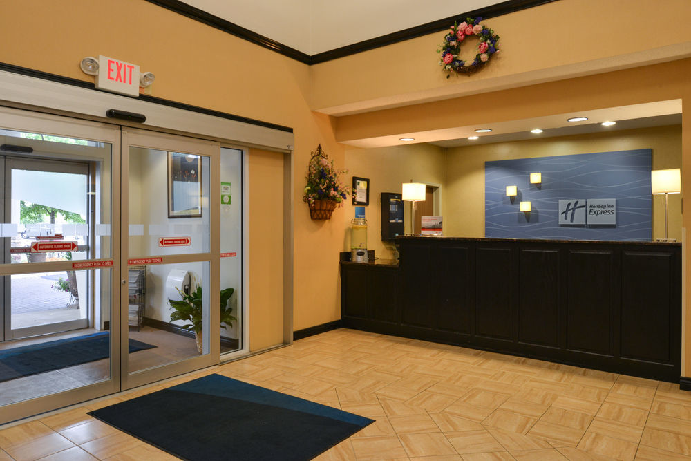 Country Inn & Suites By Radisson Benton Harbor-St Joseph Mi Экстерьер фото
